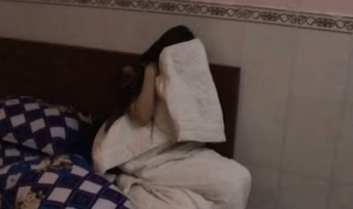 Cuộc điện thoại giải cứu thiếu nữ 15 tuổi khỏi "hang quỷ" sau gần 10 ngày bị ép bán dâm - Ảnh 2