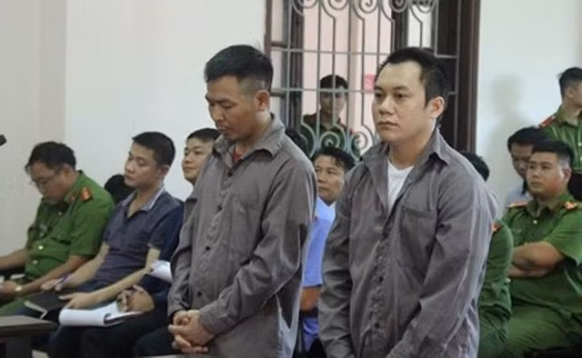 Bị cáo Lê Ngọc Hoàng (phải) tại phiên toà phúc thẩm ngày 1/11 vừa qua.