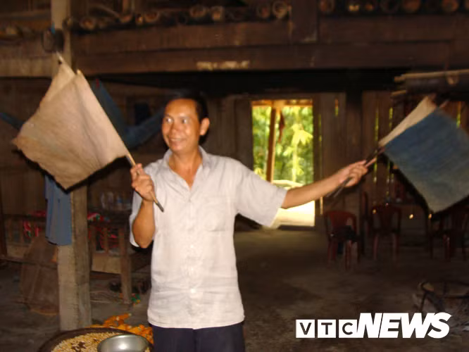 Nhung thanh kiem bi an o Viet Nam: Kiem bau ky la cua to tien nguoi Dao hinh anh 3