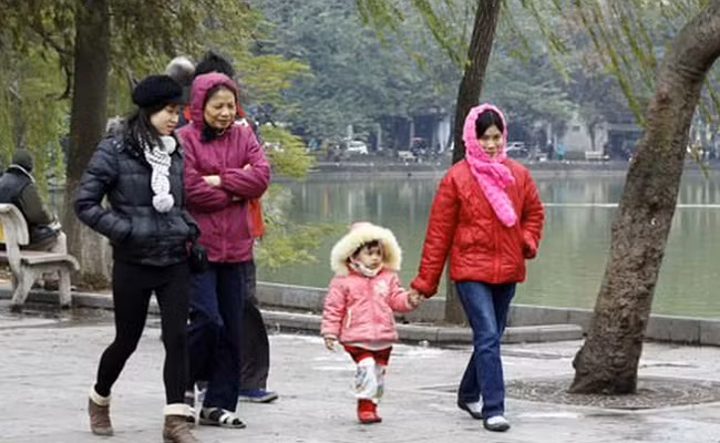 Thời tiết hôm nay Bắc Bộ nhiều nơi có mưa, đêm trời chuyển lạnh