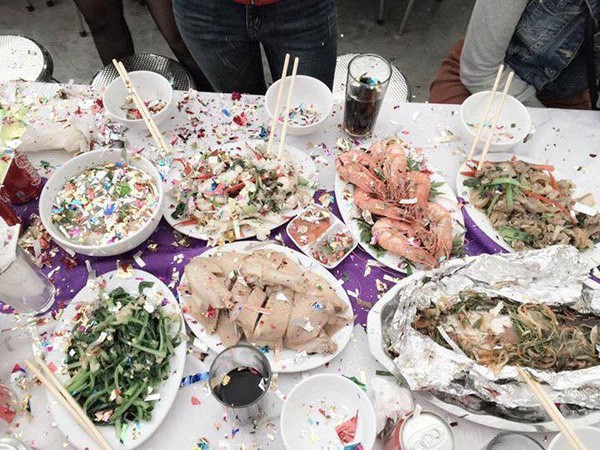 Đám cưới tan hoang, khách khứa hỗn loạn vì bị bắn pháo giấy, nhiều người thậm chí còn nghi "người yêu cũ" cô dâu tài trợ tiền pháo - Ảnh 6. Đám cưới tan hoang, khách khứa hỗn loạn vì bị bắn pháo giấy, nhiều người thậm chí còn nghi "người yêu cũ" cô dâu tài trợ tiền pháo - Ảnh 6.
