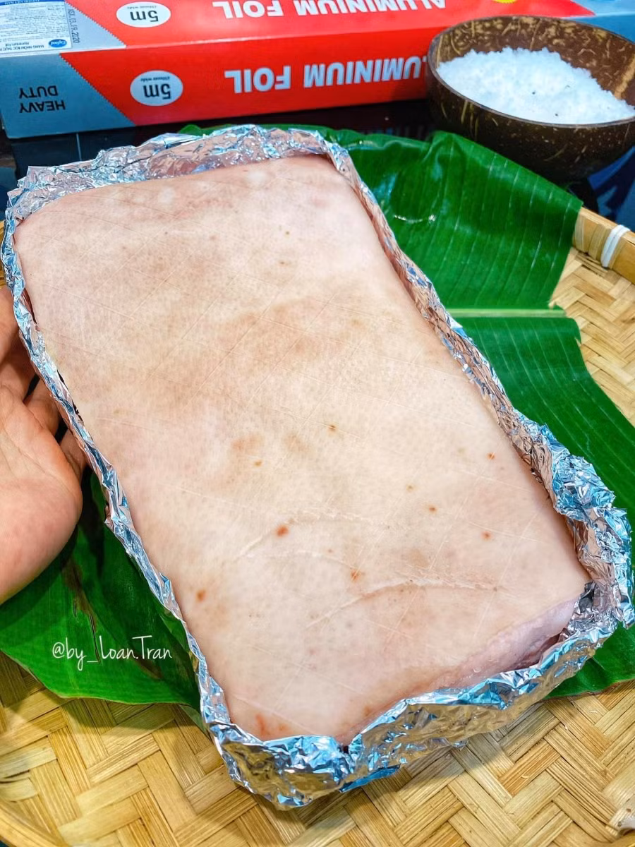 Chỉ cần cho thứ này vào, món thịt quay bì giòn tan như bim bim ảnh 2