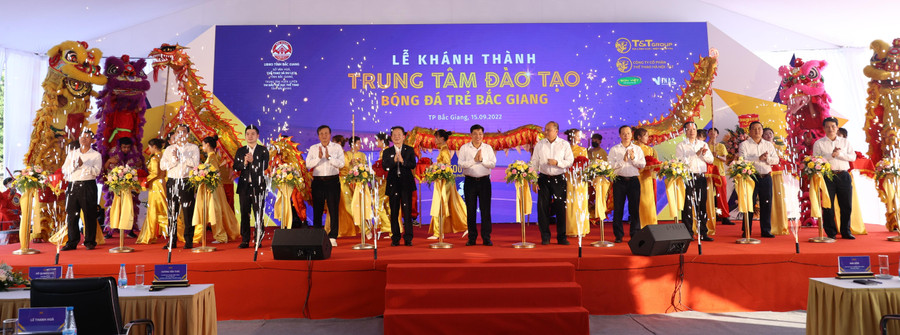 Lễ khánh thành Trung tâm Đào tạo bóng đá trẻ Bắc Giang diễn ra vào chiều 15/9 tại SVĐ tỉnh Bắc Giang. 