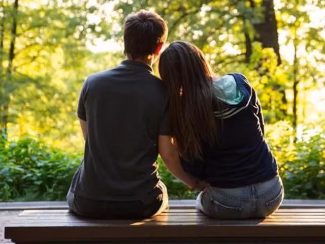 Dành thời gian xa nhau là một thành phần quan trọng trong một mối quan hệ hạnh phúc. (Ảnh: ITN).