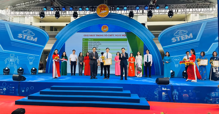 Ngành GD&ĐT quận Ba Đình đạt giải Nhất tại Ngày hội CNTT và STEM ngành giáo dục Hà Nội.