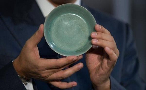 run tay càm chiéc bát tuỏng khong dát mà dát khien sieu xe cũng "chao thua" - 6