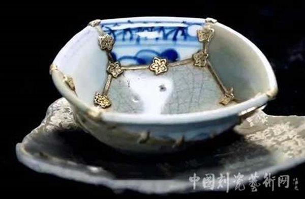 run tay càm chiéc bát tuỏng khong dát mà dát khien sieu xe cũng "chao thua" - 13