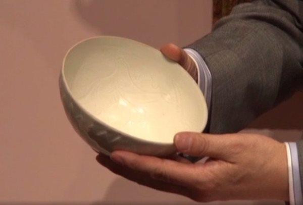 run tay càm chiéc bát tuỏng khong dát mà dát khien sieu xe cũng "chao thua" - 3