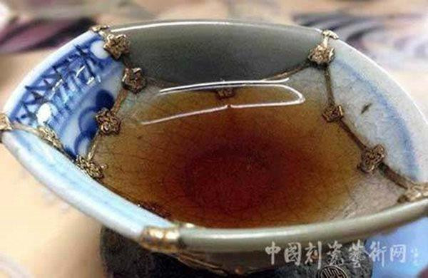 run tay càm chiéc bát tuỏng khong dát mà dát khien sieu xe cũng "chao thua" - 14