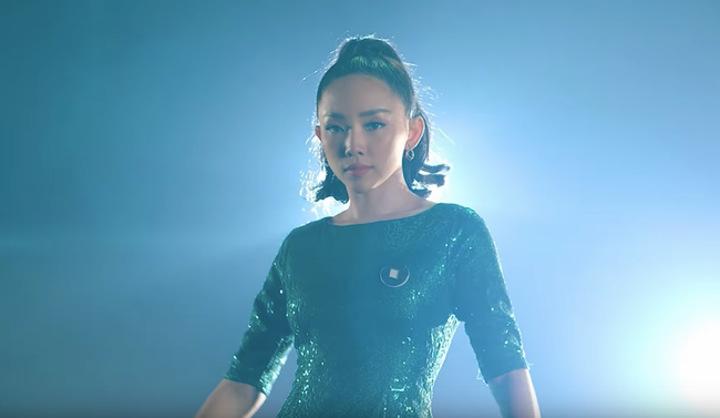 Tóc Tiên ăn mặc thường thường, làm gái công sở ngoan hiền vẫn đẹp khí chất - Ảnh 8. Tóc Tiên ăn mặc thường thường, làm gái công sở ngoan hiền vẫn đẹp khí chất - Ảnh 8.