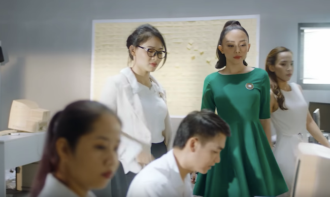 Tóc Tiên ăn mặc thường thường, làm gái công sở ngoan hiền vẫn đẹp khí chất - Ảnh 3. Tóc Tiên ăn mặc thường thường, làm gái công sở ngoan hiền vẫn đẹp khí chất - Ảnh 3.