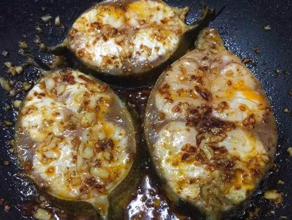 cach nau lau ca bop mang chua ngon dam da ca nha deu me - 3