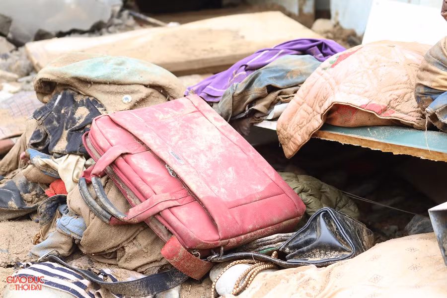 Nhiều gia đình trắng tay, lâm vào cảnh nợ nần chỉ trong một đêm.