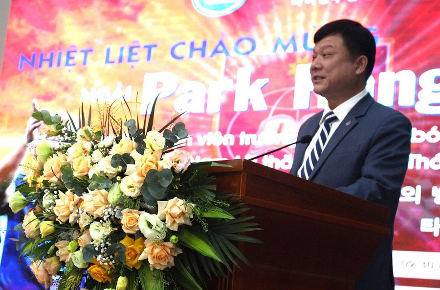 PGS.TS Hoàng Văn Hùng, Giám đốc Đại học Thái Nguyên phát biểu tại buổi gặp gỡ. PGS.TS Hoàng Văn Hùng, Giám đốc Đại học Thái Nguyên phát biểu tại buổi gặp gỡ.