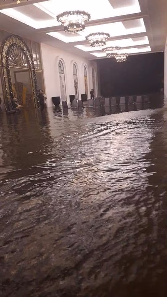 Đâu đâu cũng mênh mông nước. Ảnh: BSG.