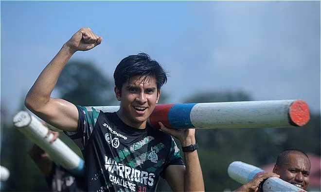 Bộ trưởng trẻ tuổi hoàn thành cuộc đua 11 km.