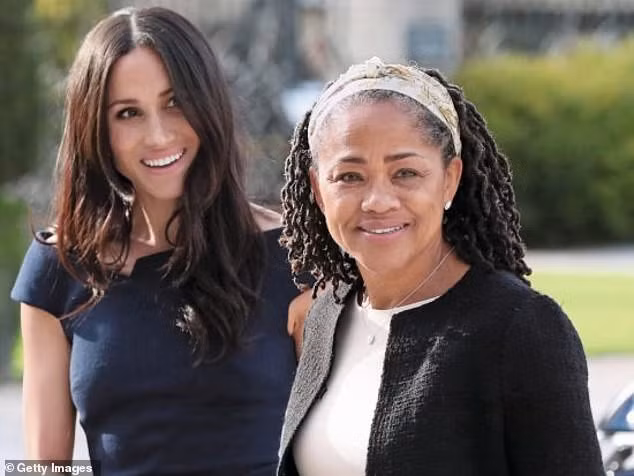 Meghan muốn đón mẹ đẻ sinh sống cùng với vợ chồng nàng dâu hoàng gia.