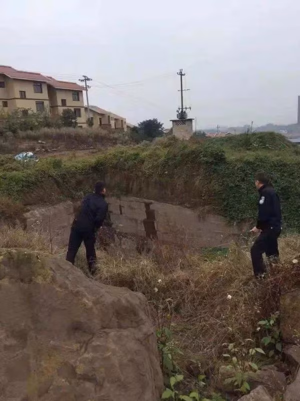 Bị ông chú lạ mặt giật balo, bé trai 10 tuổi hoảng sợ đến báo cảnh sát, sự thật khiến ai cũng ngã ngửa-2