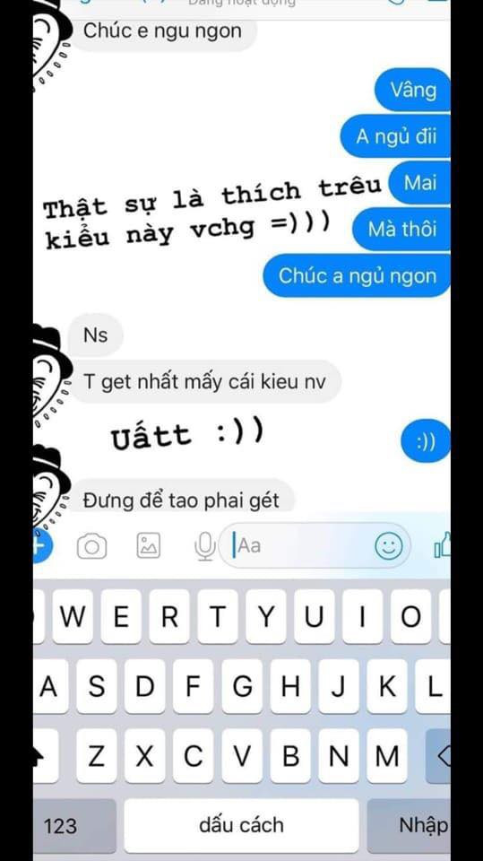 Lộ hình ảnh Hà Đức Chinh diện áo đôi, nắm tay một cô gái trên phố - Ảnh 4. Lộ hình ảnh Hà Đức Chinh diện áo đôi, nắm tay một cô gái trên phố - Ảnh 4.