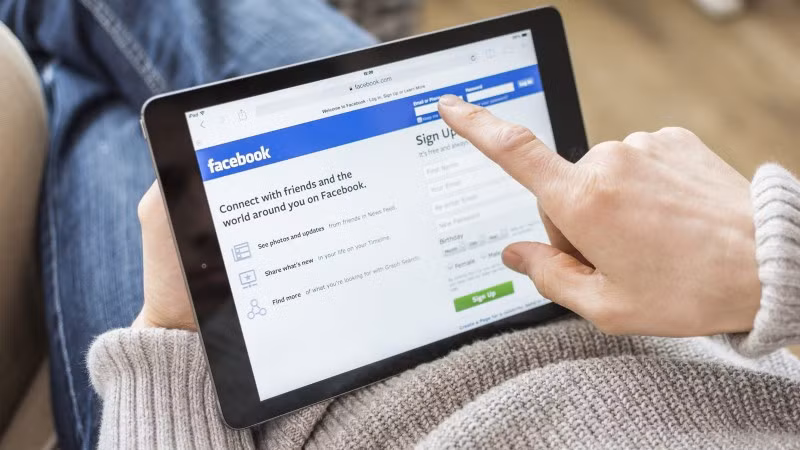 facebooksurfing.jpg facebooksurfing.jpg