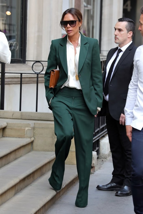 victoria-beckham-green-suit