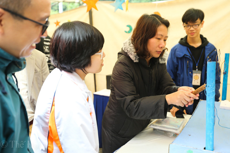 Khu vực trò chơi không chỉ thu hút được các bạn trẻ mà những bậc phụ huynh cũng rất hào hứng