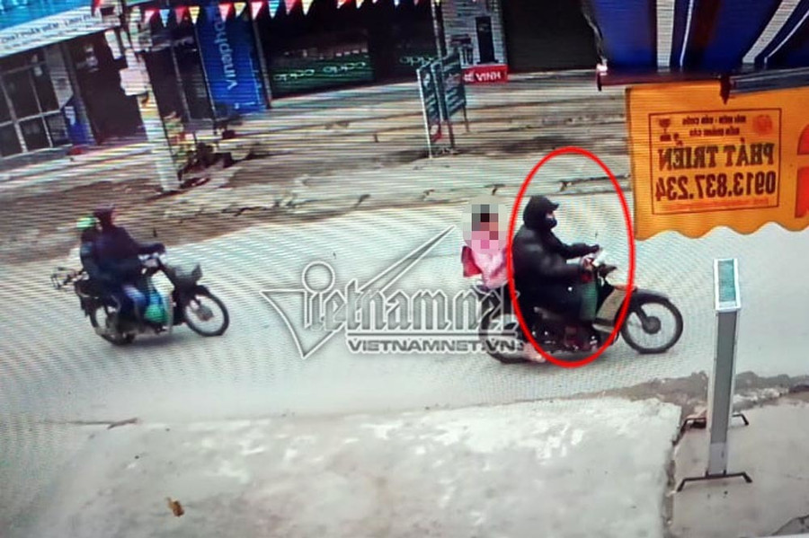 Giọt nước mắt đau đớn của bé gái bị 