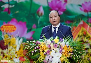 Thủ tướng Nguyễn Xuân Phúc phát biểu tại buổi lễ. - Ảnh: VGP/Quang Hiếu Thủ tướng Nguyễn Xuân Phúc phát biểu tại buổi lễ. - Ảnh: VGP/Quang Hiếu
