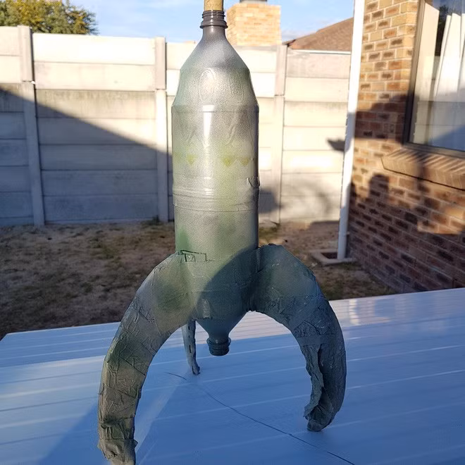 Hi hữu: Bố giúp con chế tạo tên lửa để phục vụ học tập nhưng lại khiến cả trường sơ tán vì nghi bị khủng bố - Ảnh 2.