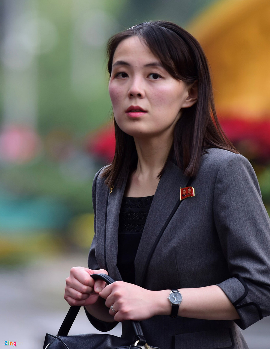 Em gai lanh dao Kim Jong Un noi bat trong chuyen tham tai Ha Noi hinh anh 4