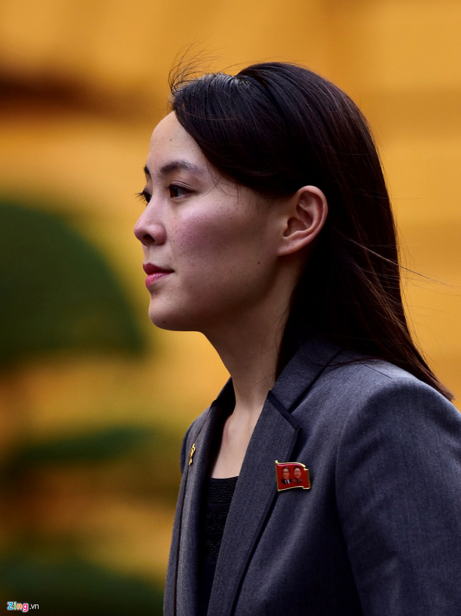 Em gai lanh dao Kim Jong Un noi bat trong chuyen tham tai Ha Noi hinh anh 5
