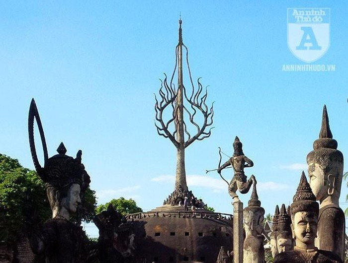 Kỳ bí khu "rừng Phật" với hàng trăm bức tượng bên dòng Mekong ảnh 3 Kỳ bí khu "rừng Phật" với hàng trăm bức tượng bên dòng Mekong ảnh 3