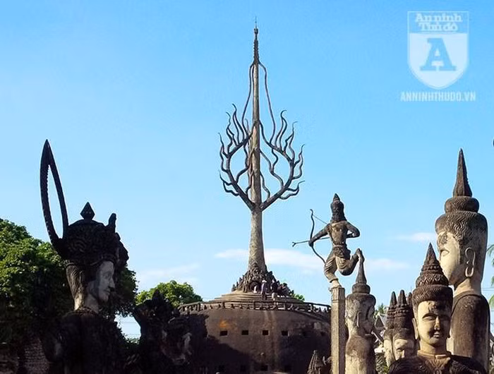 Kỳ bí khu "rừng Phật" với hàng trăm bức tượng bên dòng Mekong ảnh 3