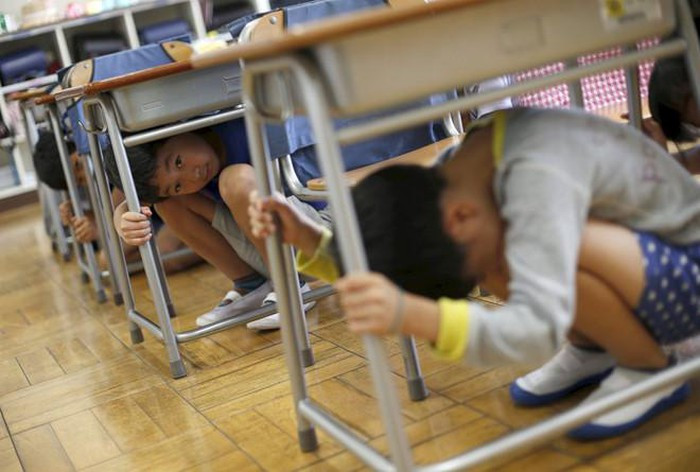 Trẻ em Nhật học cách tự cứu lấy mình trong thảm họa, bão lũ ảnh 3 Trẻ em Nhật học cách tự cứu lấy mình trong thảm họa, bão lũ ảnh 3