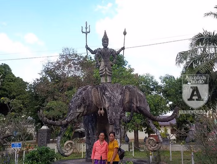 Kỳ bí khu "rừng Phật" với hàng trăm bức tượng bên dòng Mekong ảnh 23