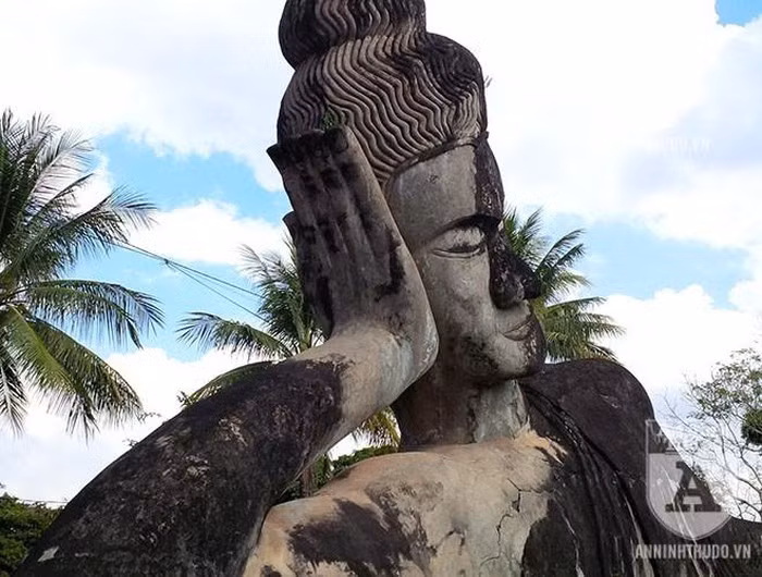 Kỳ bí khu "rừng Phật" với hàng trăm bức tượng bên dòng Mekong ảnh 7