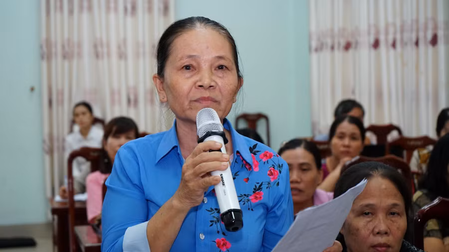 Cử tri đặt nhiều câu hỏi về giáo dục với biểu Quốc hội.