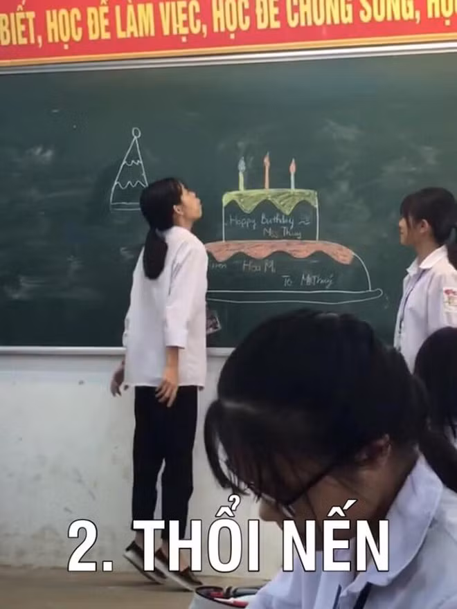 Bật cười trước "tiệc" sinh nhật trong điều kiện kinh tế eo hẹp của học sinh ảnh 3