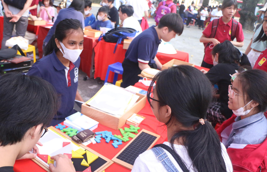 Những kiến thức Toán sẽ được ứng dụng vào thực tiễn sinh động của cuộc sống thông qua nhiều hoạt động.