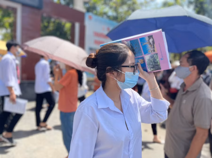 Nhiều thí sinh nhận xét đề thi Tổ hợp tự nhiên xã hội dễ ăn điểm.