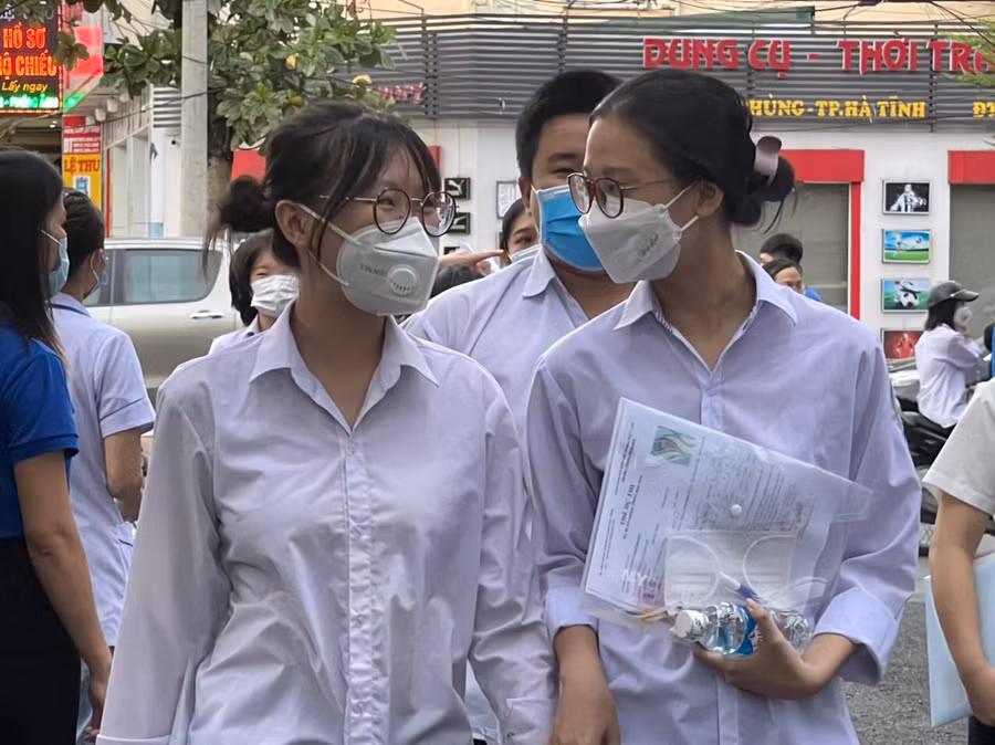 Thí sinh tại điểm thi Trường THPT Phan Đình Phùng.