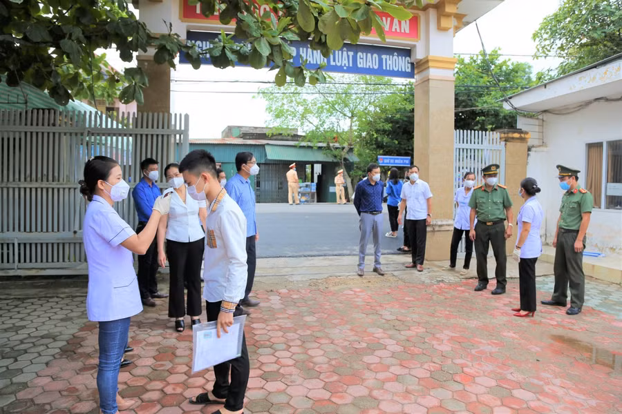 Tại điểm thi Trường THPT Lý Tự Trọng.