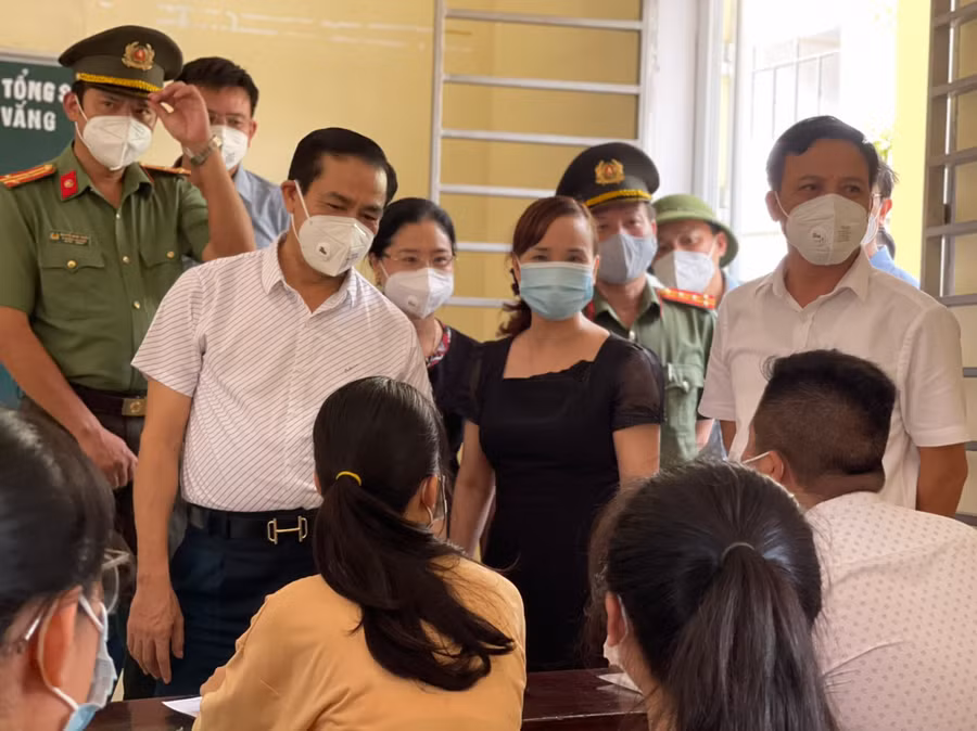 Chủ tịch UBND tỉnh Hà Tĩnh Võ Trọng Hải kiểm tra công tác chuẩn bị cho Kỳ thi tốt nghiệp THPT năm 2021.