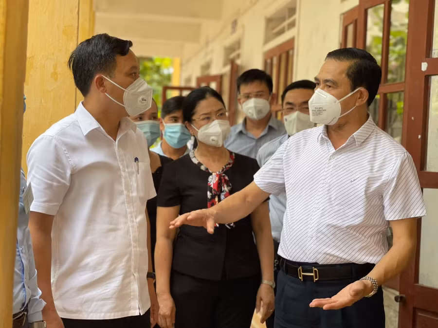 Kiểm tra khu vực tổ chức phòng ăn cho cán bộ, giám thị tại Hội đồng thi.