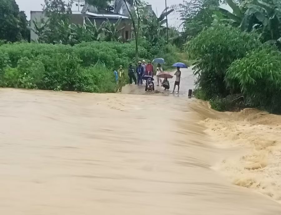 Mưa lớn gây ngập lụt ở huyện Như Thanh. (Ảnh: NT).