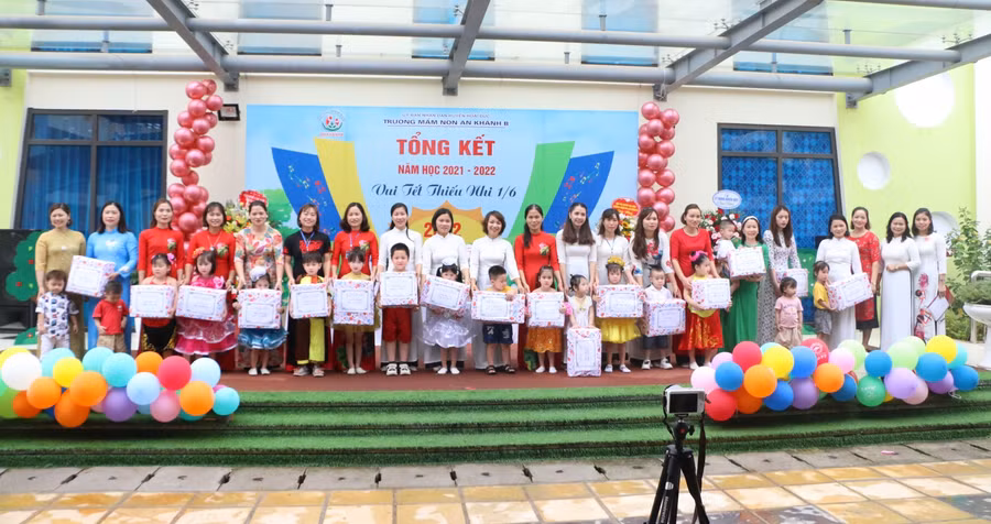 Toàn trường có 17 nhóm lớp, riêng khối nhà trẻ có 130 cháu.