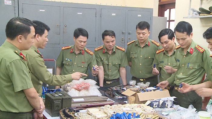 Nhiều tang vật vụ án. (Ảnh: CATH).