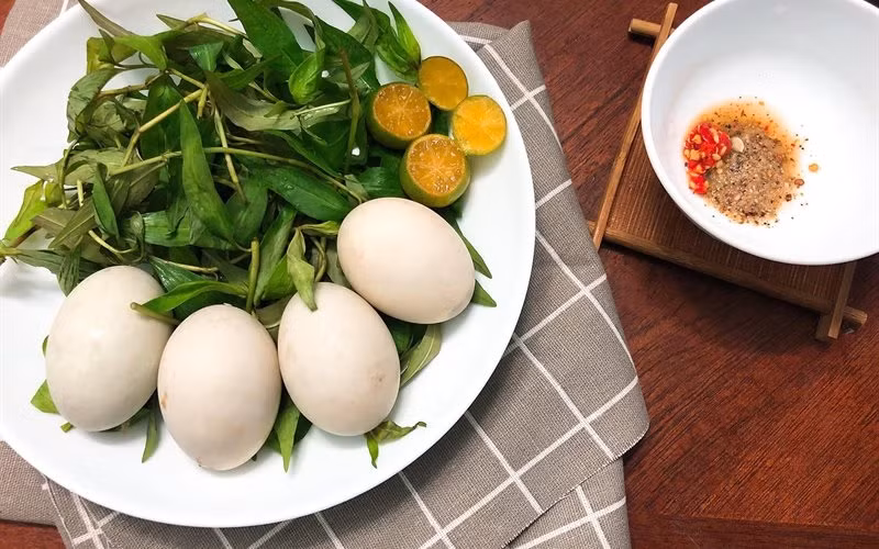  Trứng vịt lộn Việt Nam là đặc sản đấy nhé! (Ảnh: Minh họa)