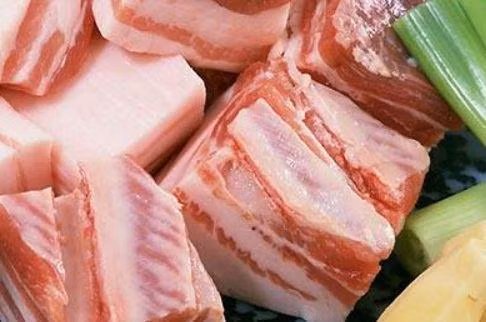 dung chan hay rua thit lon truc tiep, lam cach nay, thit sach bong khong con lo bui ban - 3