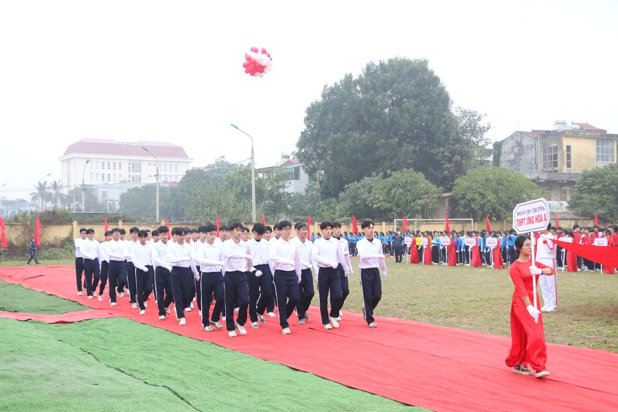 Tham gia Hội khỏe Phù Đổng năm nay có 37 đoàn. Tham gia Hội khỏe Phù Đổng năm nay có 37 đoàn.